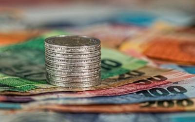 The Future of Finance: Exploring the Impact of Cryptocurrency on Global Economies and Transactions