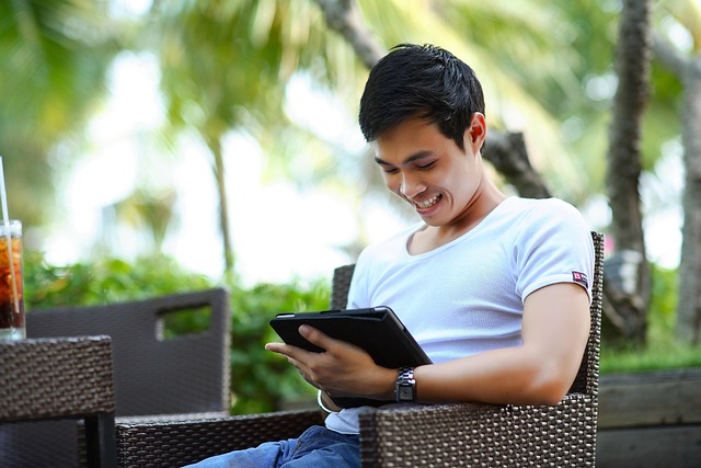 Top Affiliate Programs to Boost Tech Blog Earnings and Engage Your Audience